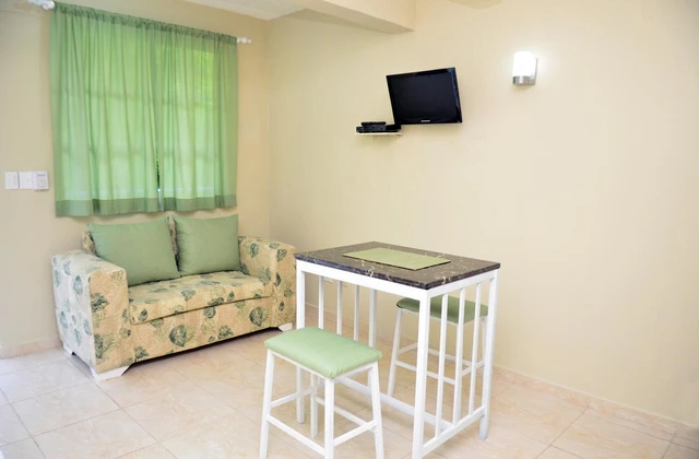 Trade Winds Vacation Rentals Apartment